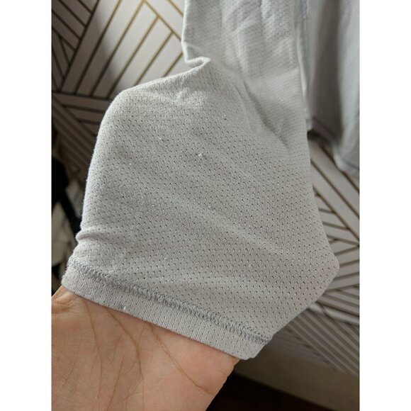 Lululemon Women's Perforated Athletic Long Sleeve Thumb Holes Size 4? - Picture 4 of 8